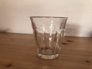 Glas 9 cl (Krippe) 2,50 €